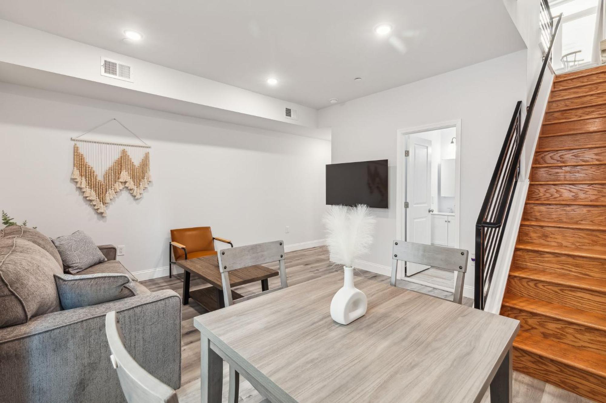 Apartment At Luna At Convention Center *