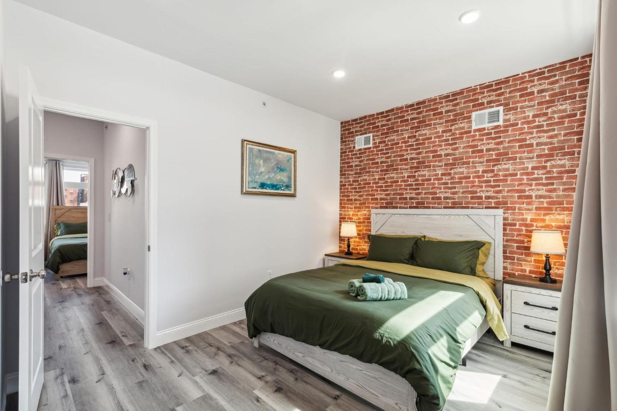 Apartment At Luna At Convention Center