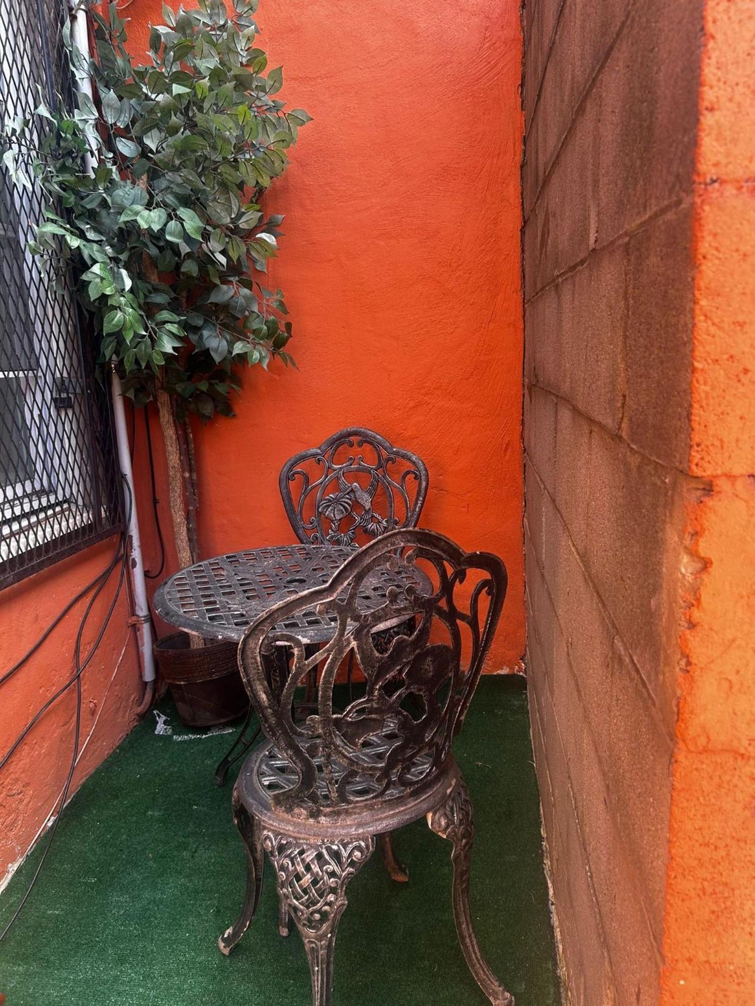 Charming Flat Near Center Philadelphia