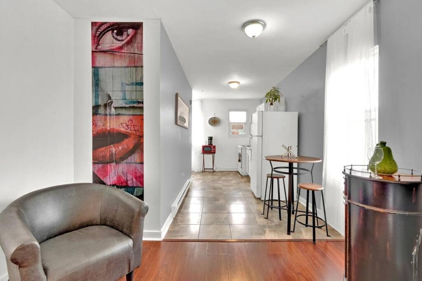 Open Flat By Park & Metro *