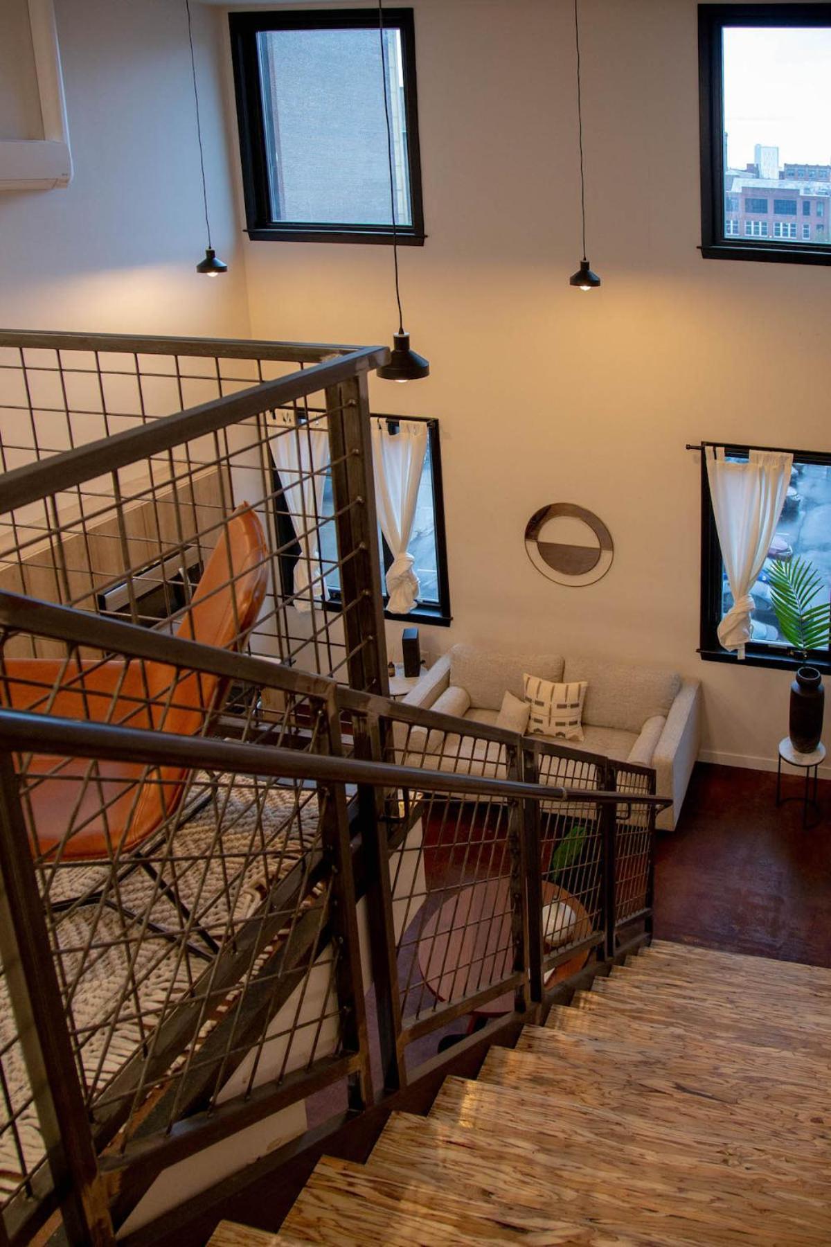 Reading Viaduct Loft, Center, Contactless Check In Apartment Philadelphia