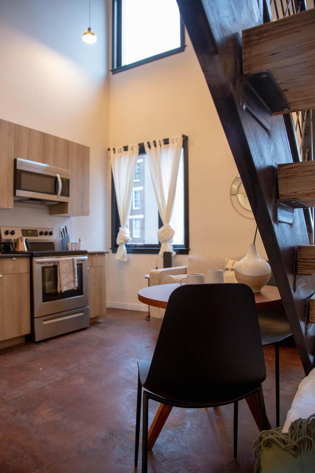 Apartment Reading Viaduct Loft, Center, Contactless Check In *