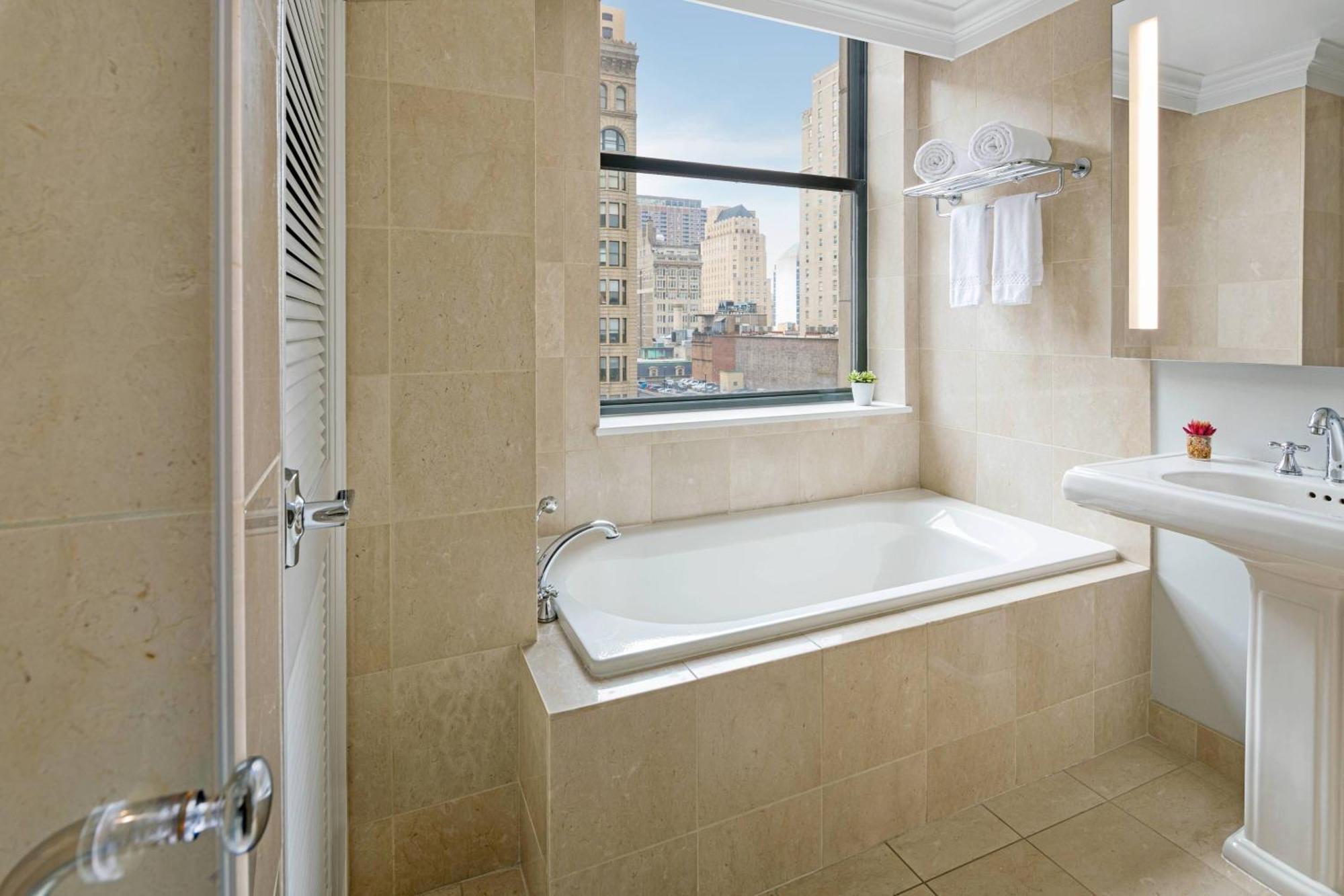 Hotel The Ritz-carlton, 5*