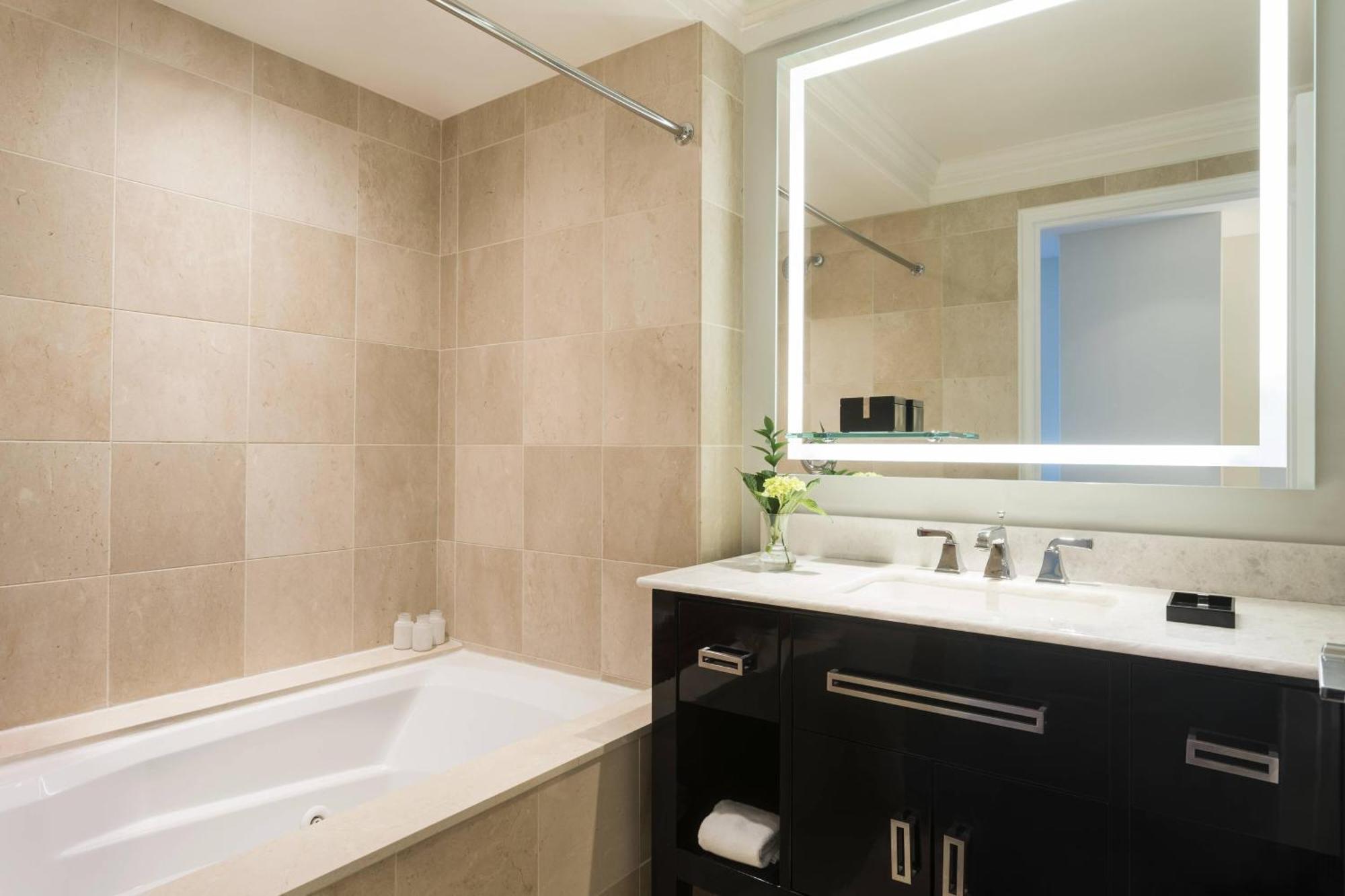 The Ritz-carlton, 5*