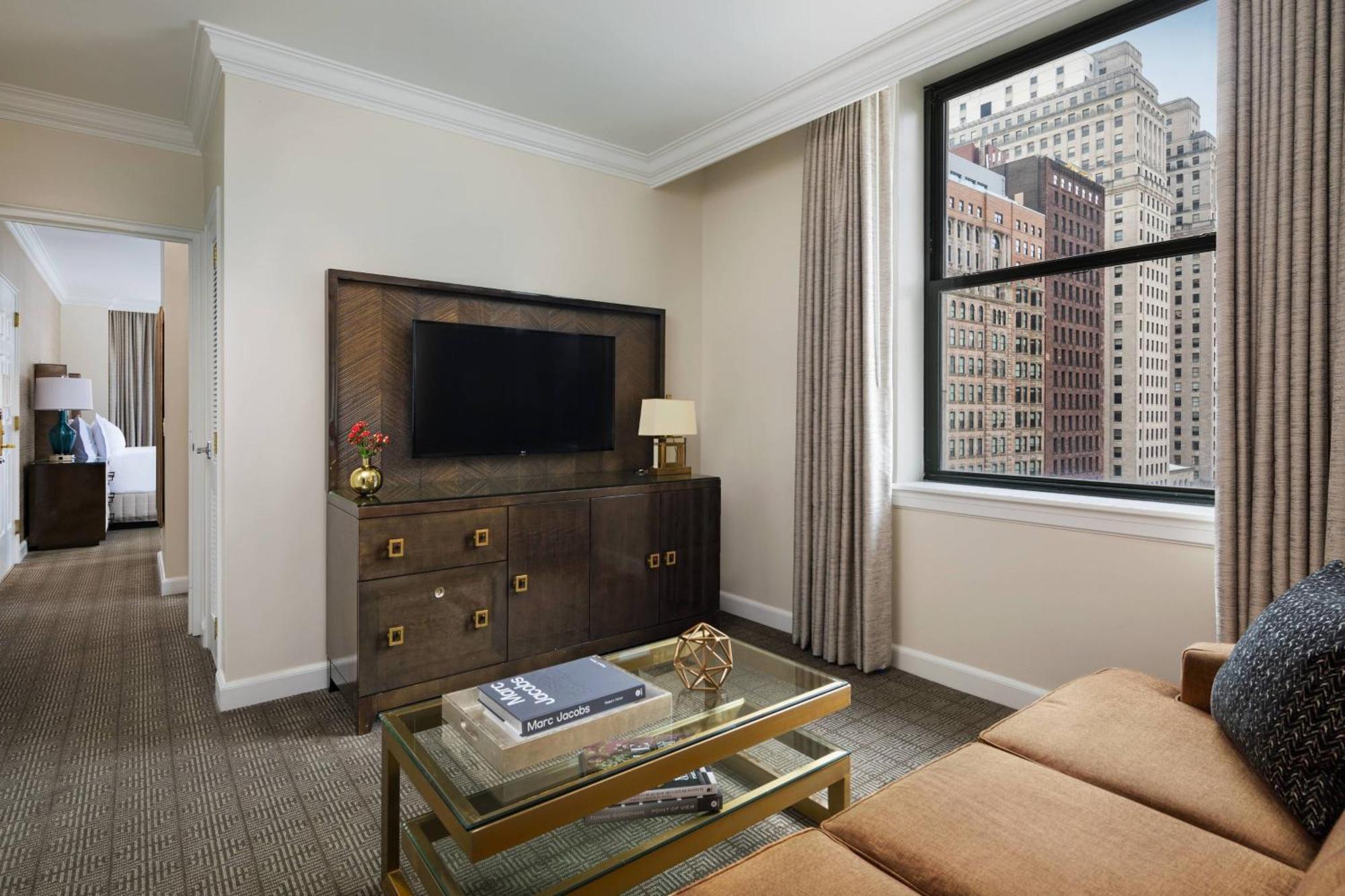 The Ritz-carlton, Hotel