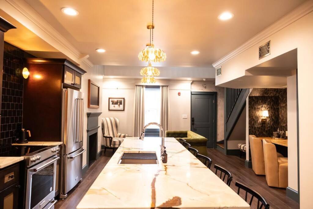 Apartment The Gas Lamp - 3br