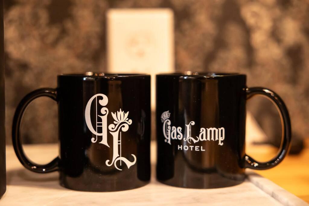 The Gas Lamp - 3br