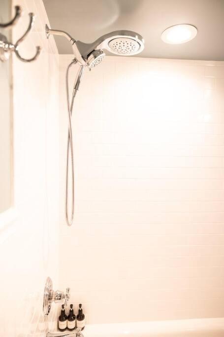 Apartment The Gas Lamp - 3br *