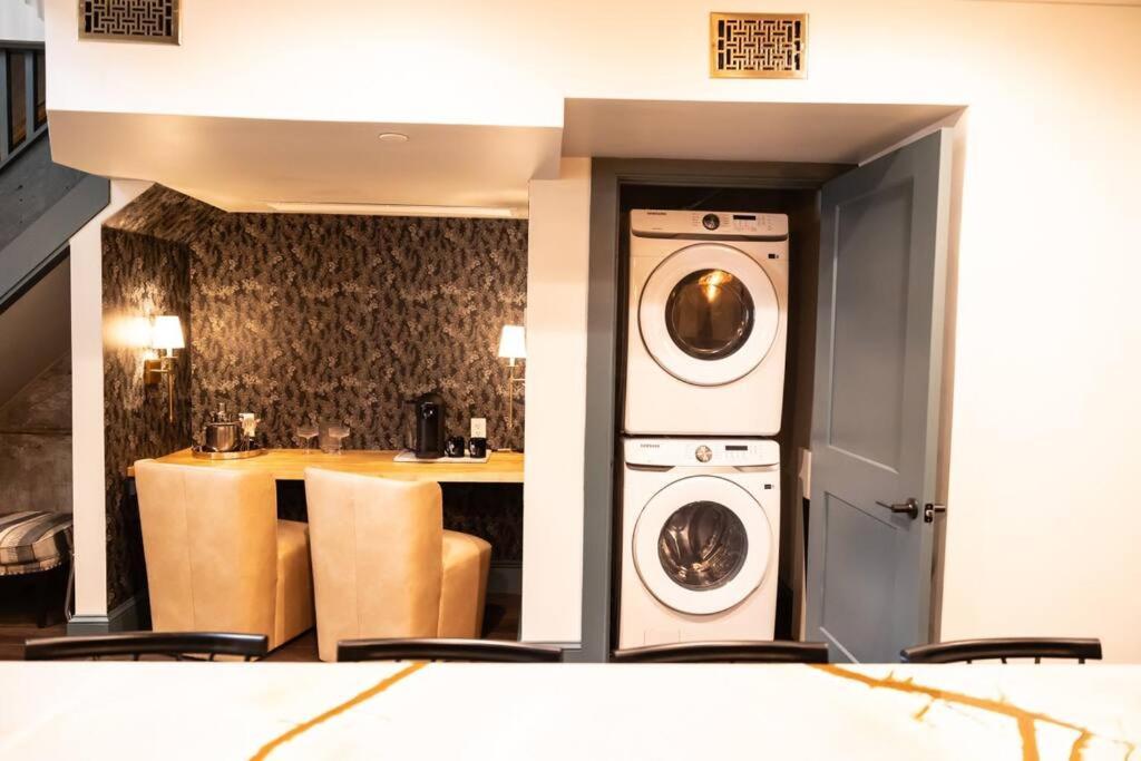 The Gas Lamp - 3br