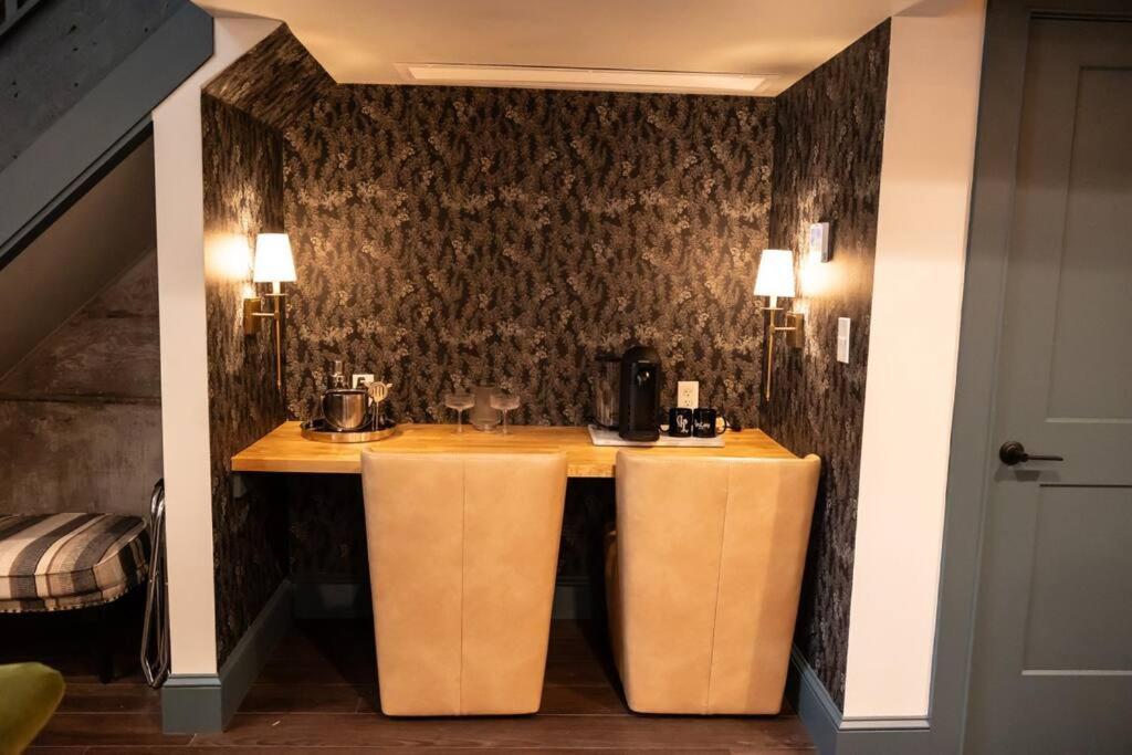 The Gas Lamp - 3br