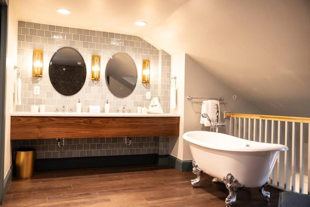 Apartment The Gas Lamp - 3br