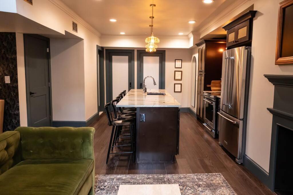 The Gas Lamp - 3br * Philadelphia