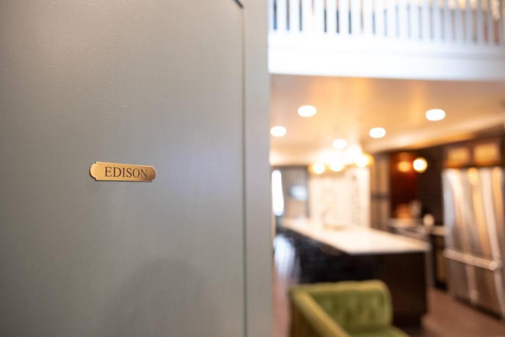 The Gas Lamp - 3br Philadelphia