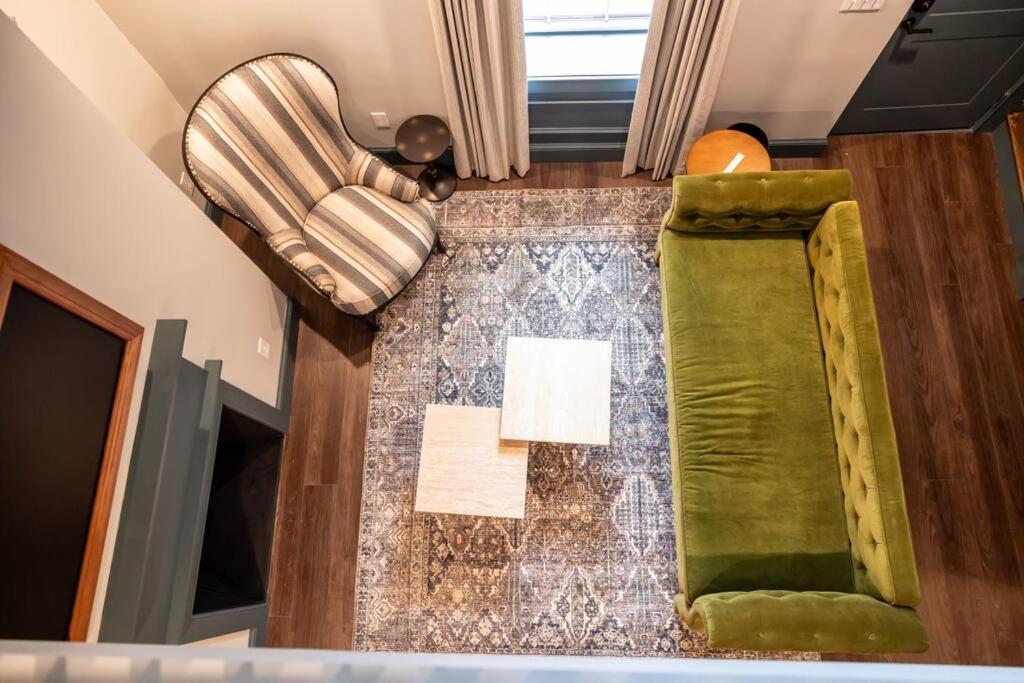 The Gas Lamp - 3br