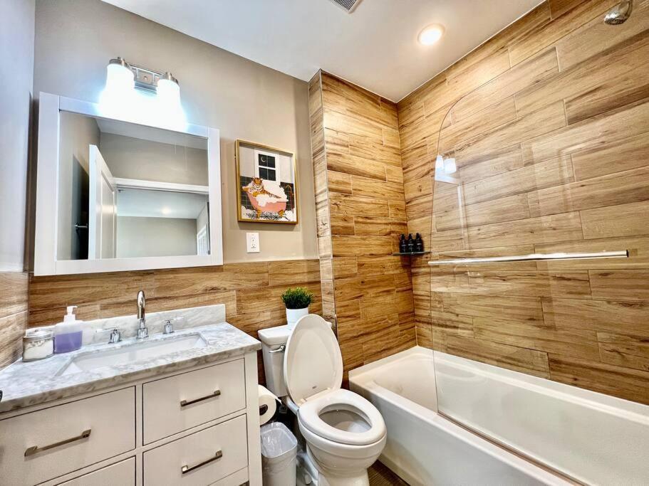 Apartment 404 Rose In The 1 Bd Living In Center Philadelphia