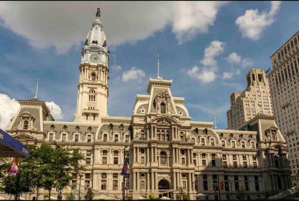 404 Rose In The 1 Bd Living In Center Philadelphia