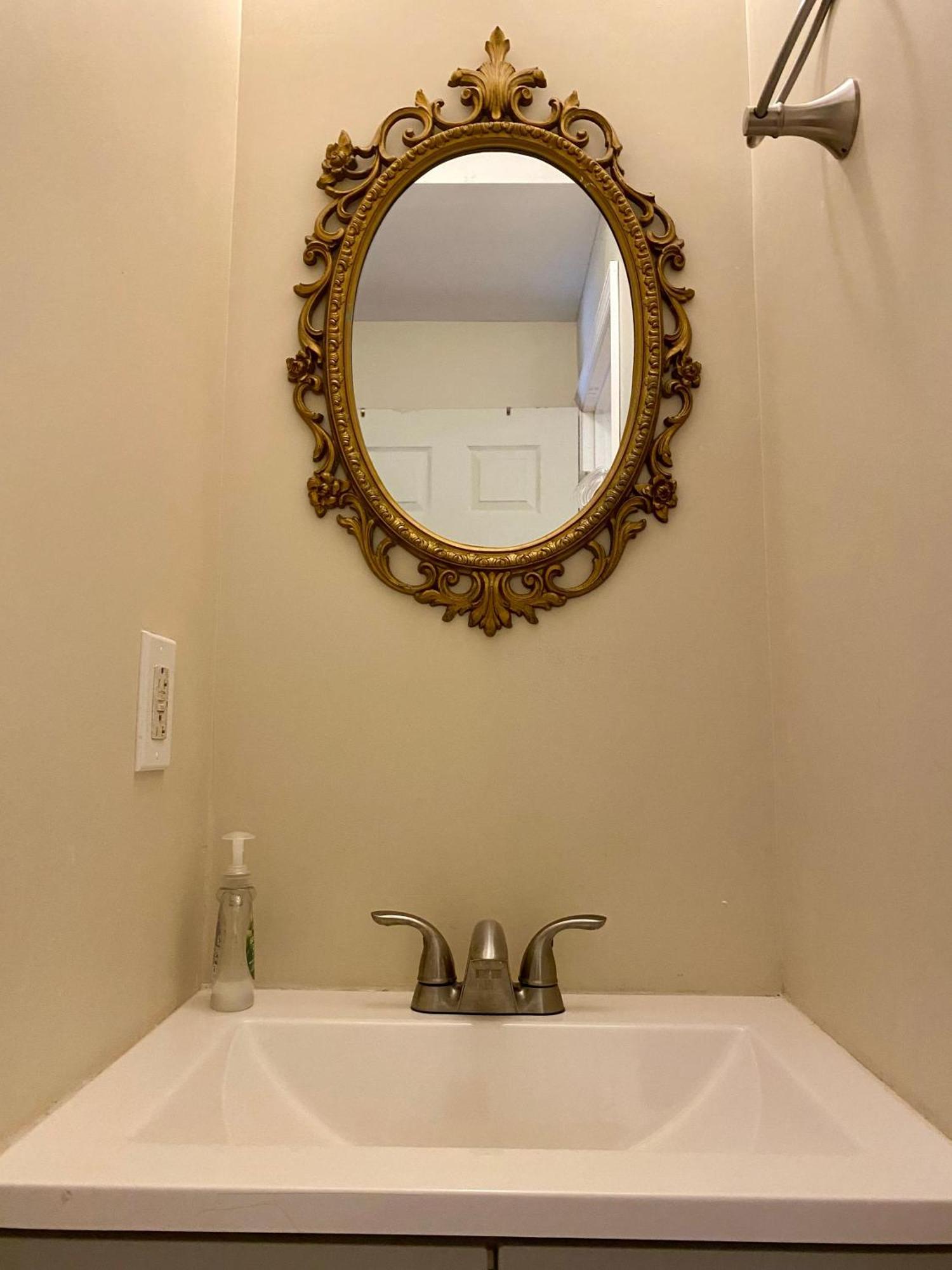 Historic Townhouse Oasis With En-suite Bathroom Philadelphia