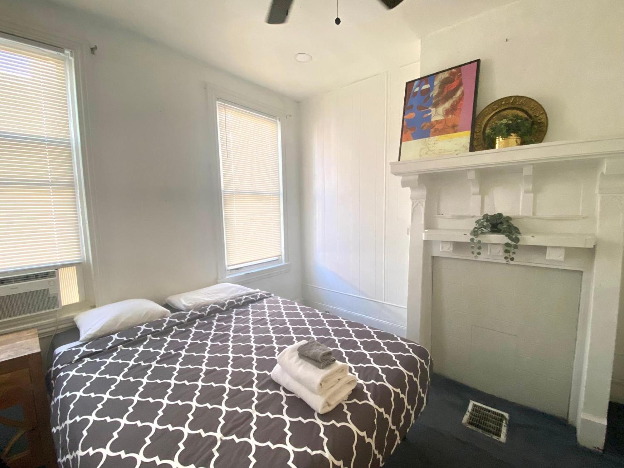 Oui On Ludlow - Entire House And Private In Apartment