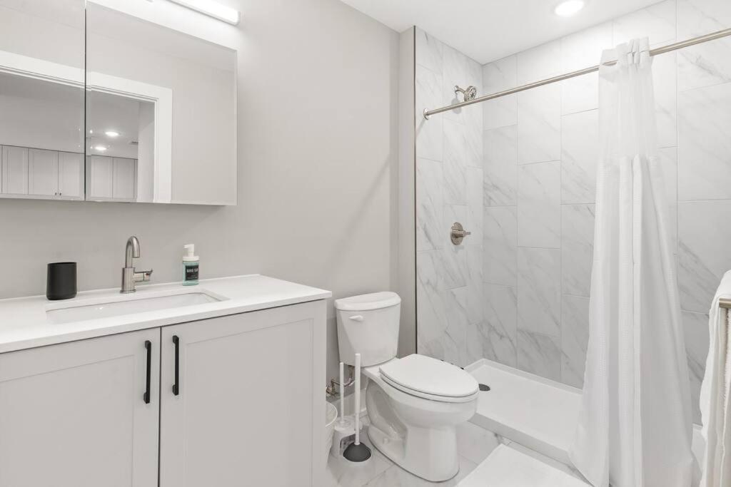 Nolibs, By Fishtown, Rooftop Access, King Bed, Sleeps 4ppl, Wifi Apartment *