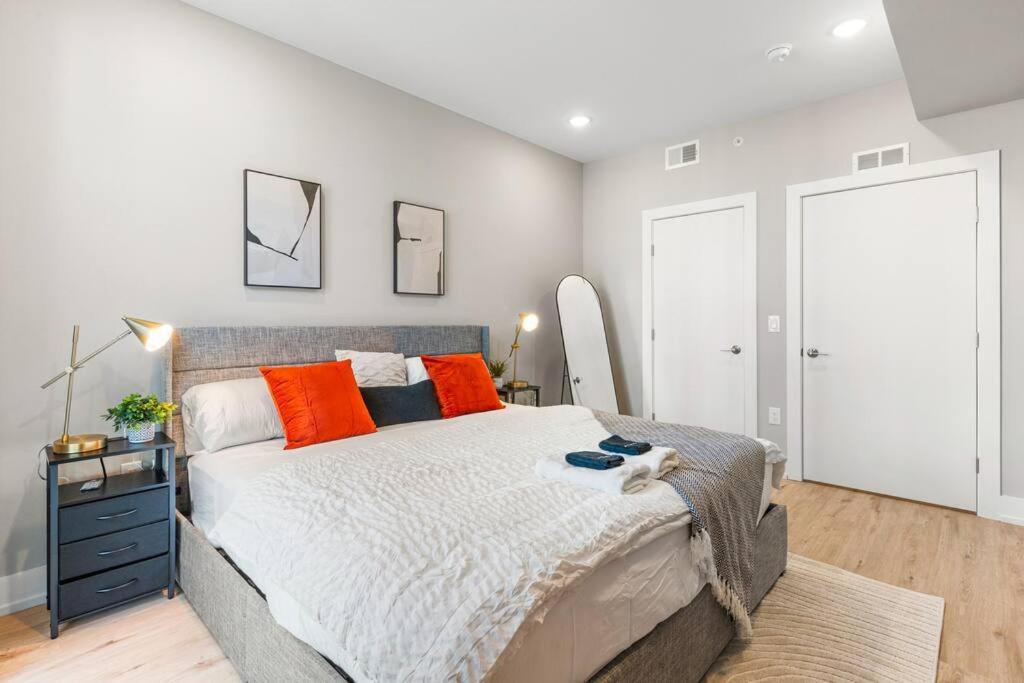 Apartment Nolibs, By Fishtown, Rooftop Access, King Bed, Sleeps 4ppl, Wifi *