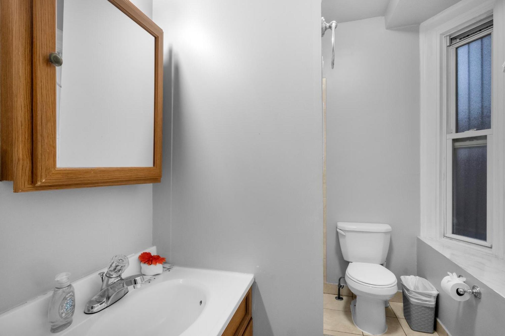 Charming 2br Near Drexel Apartment