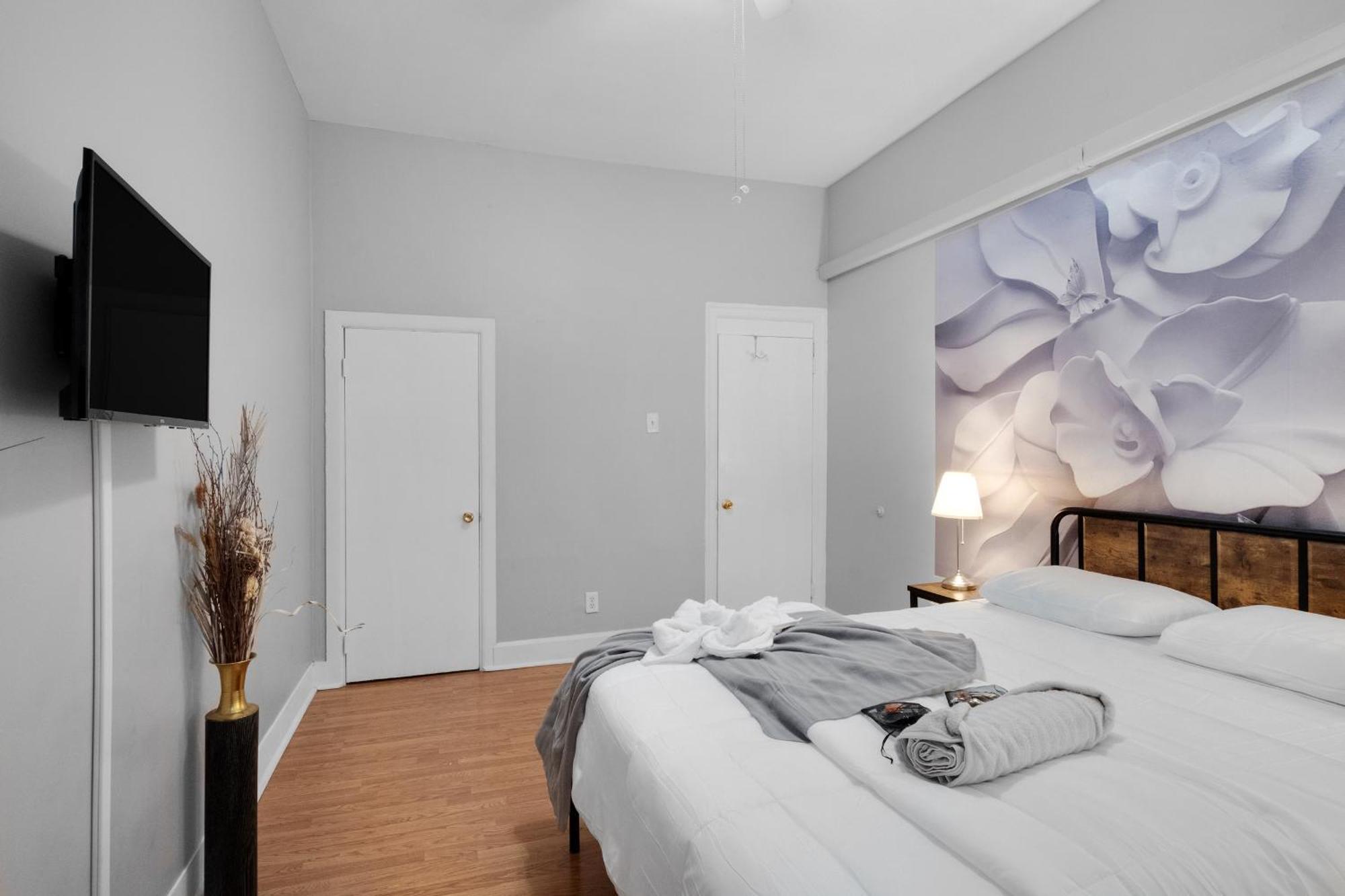 Charming 2br Near Drexel
