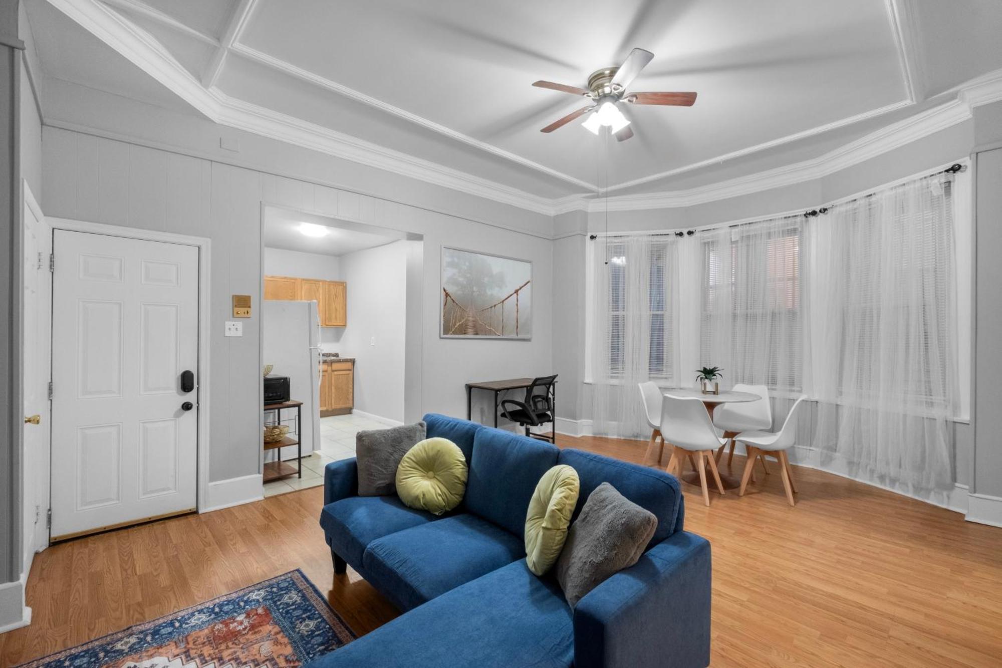 Charming 2br Near Drexel *