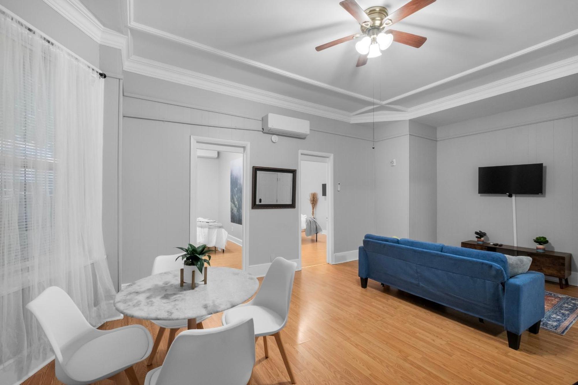 Charming 2br Near Drexel Philadelphia