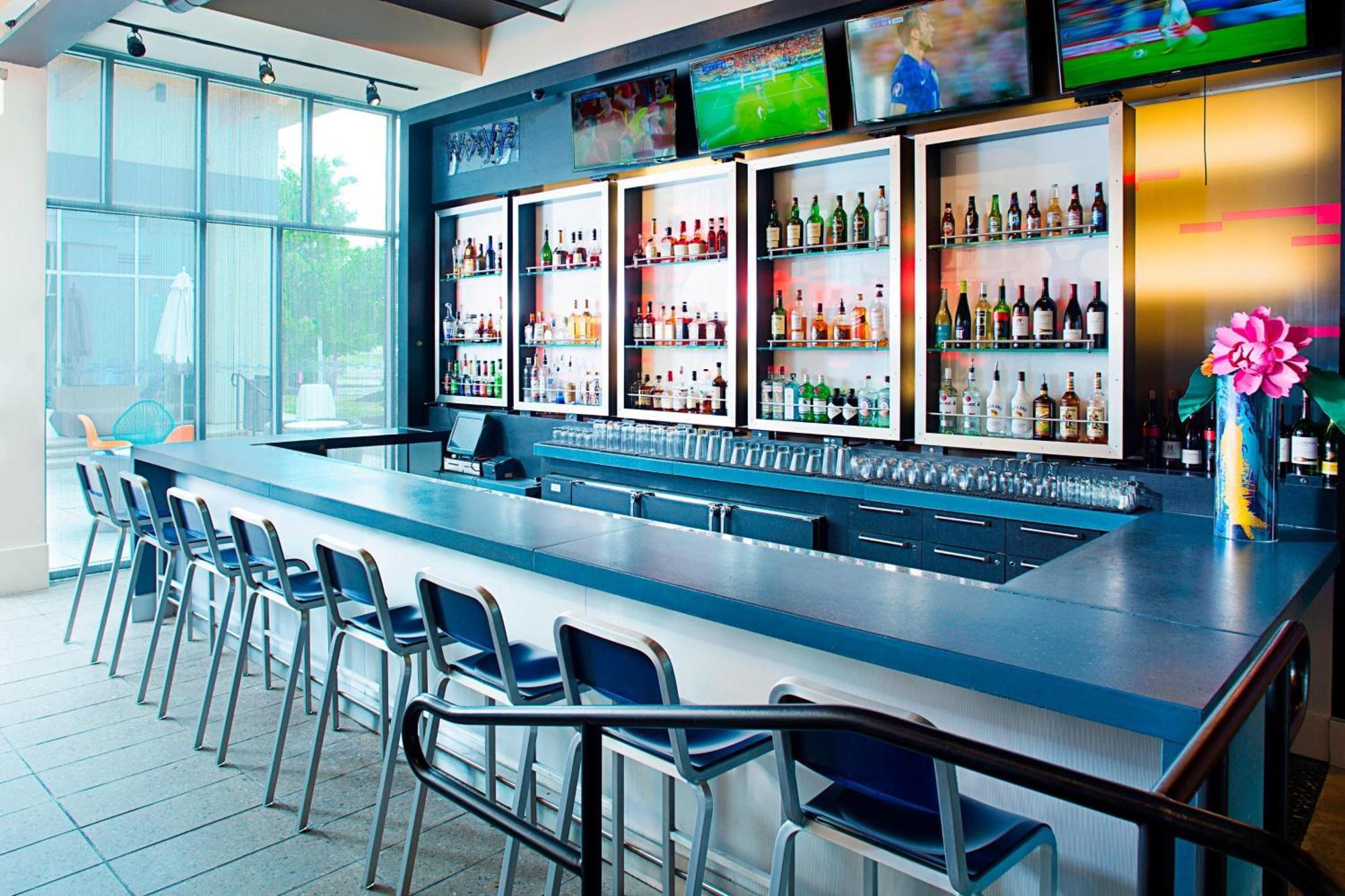 Aloft Airport Hotel 3*