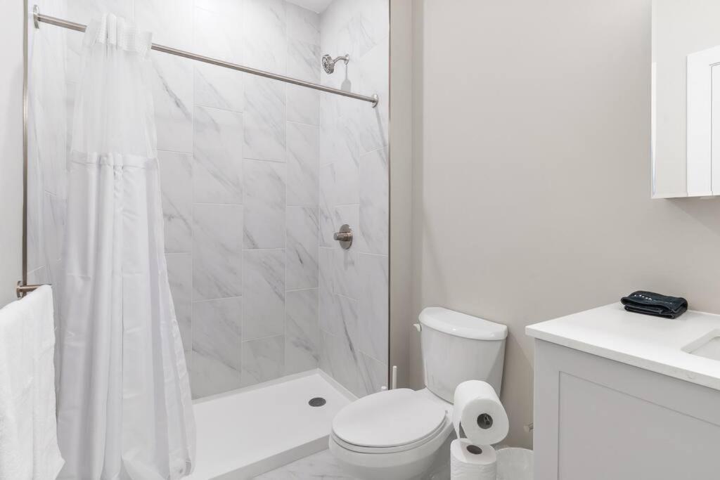 Apartment Amazing City Views - Sleeps 6 - Near Fishtown