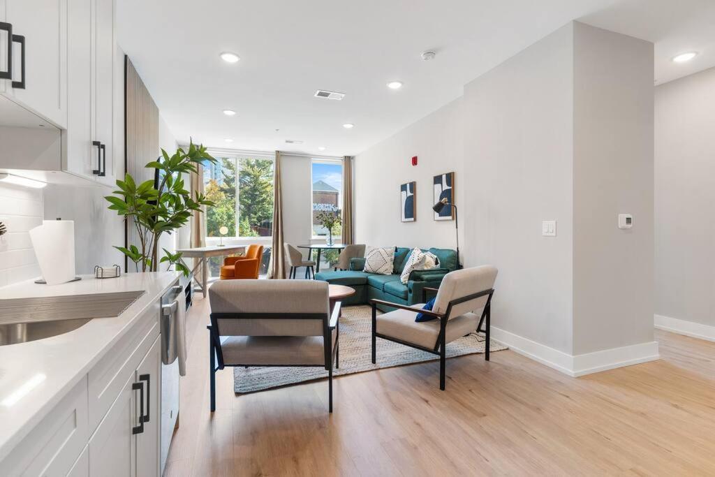 King Bed - Stunning Pier Views - Near Fishtown * Philadelphia