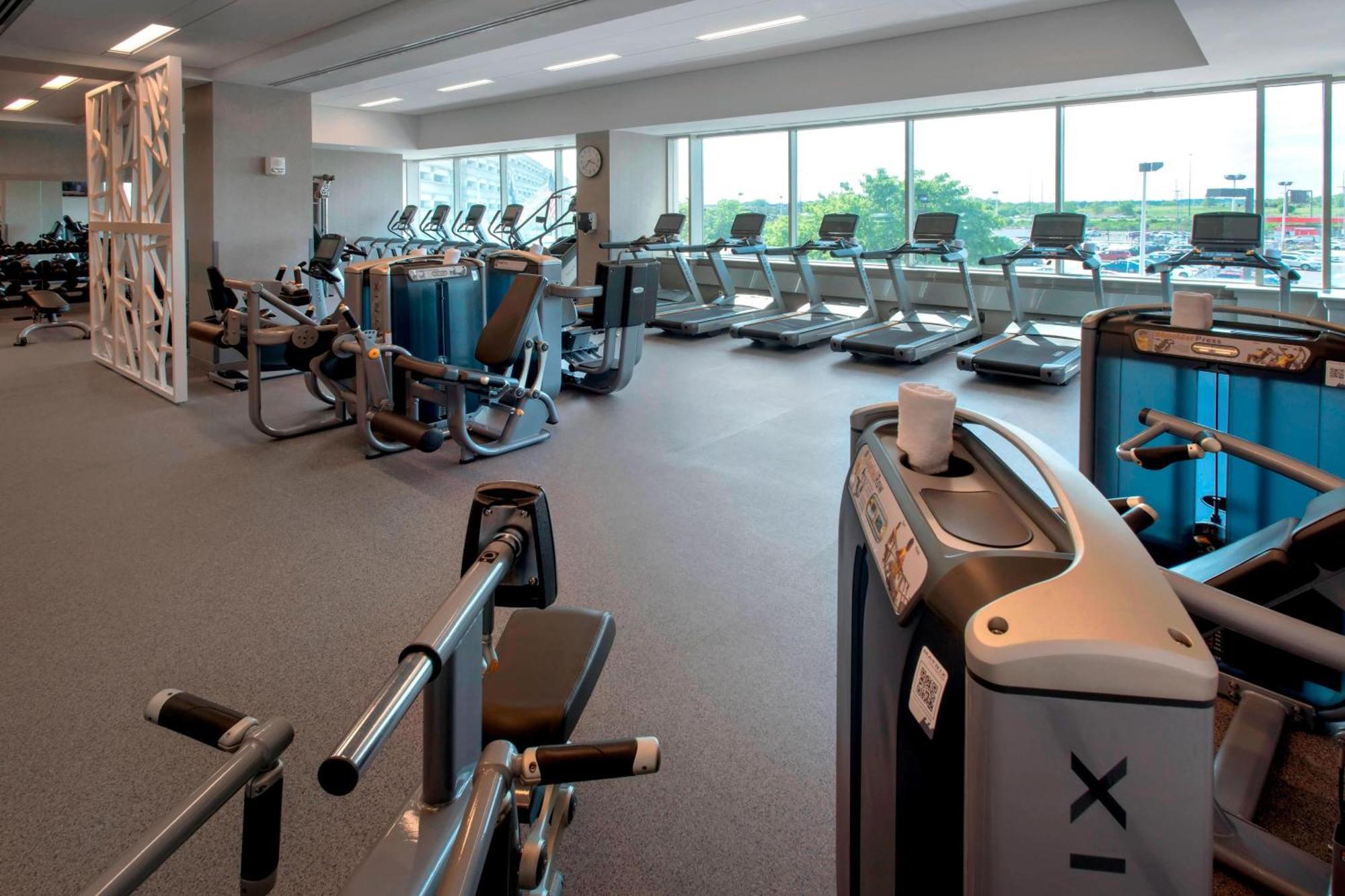 Airport Marriott Hotel 4*
