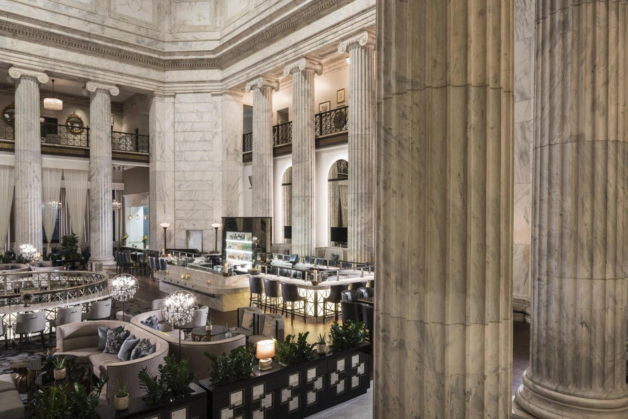 The Ritz-carlton, Hotel