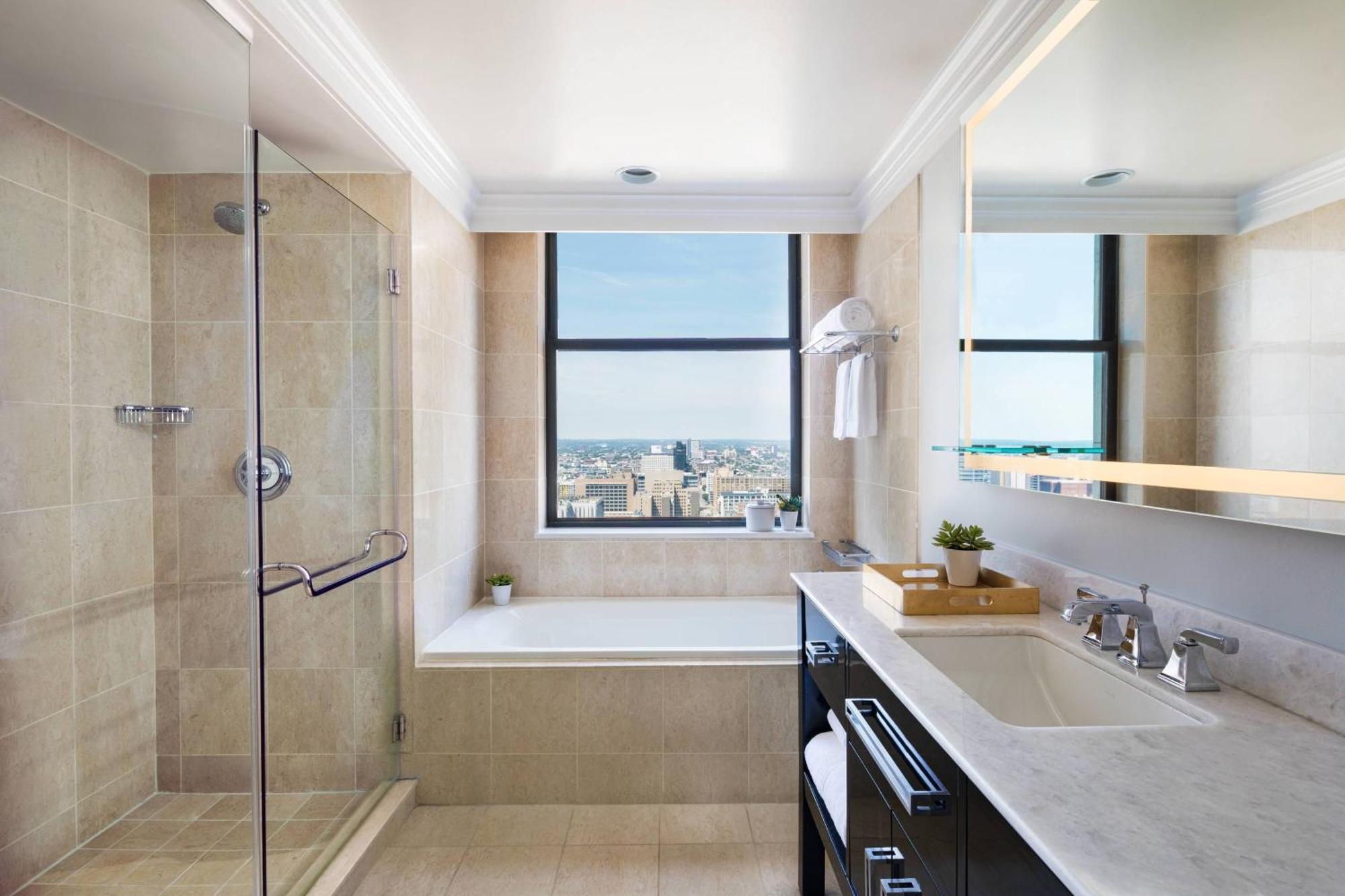 The Ritz-carlton,