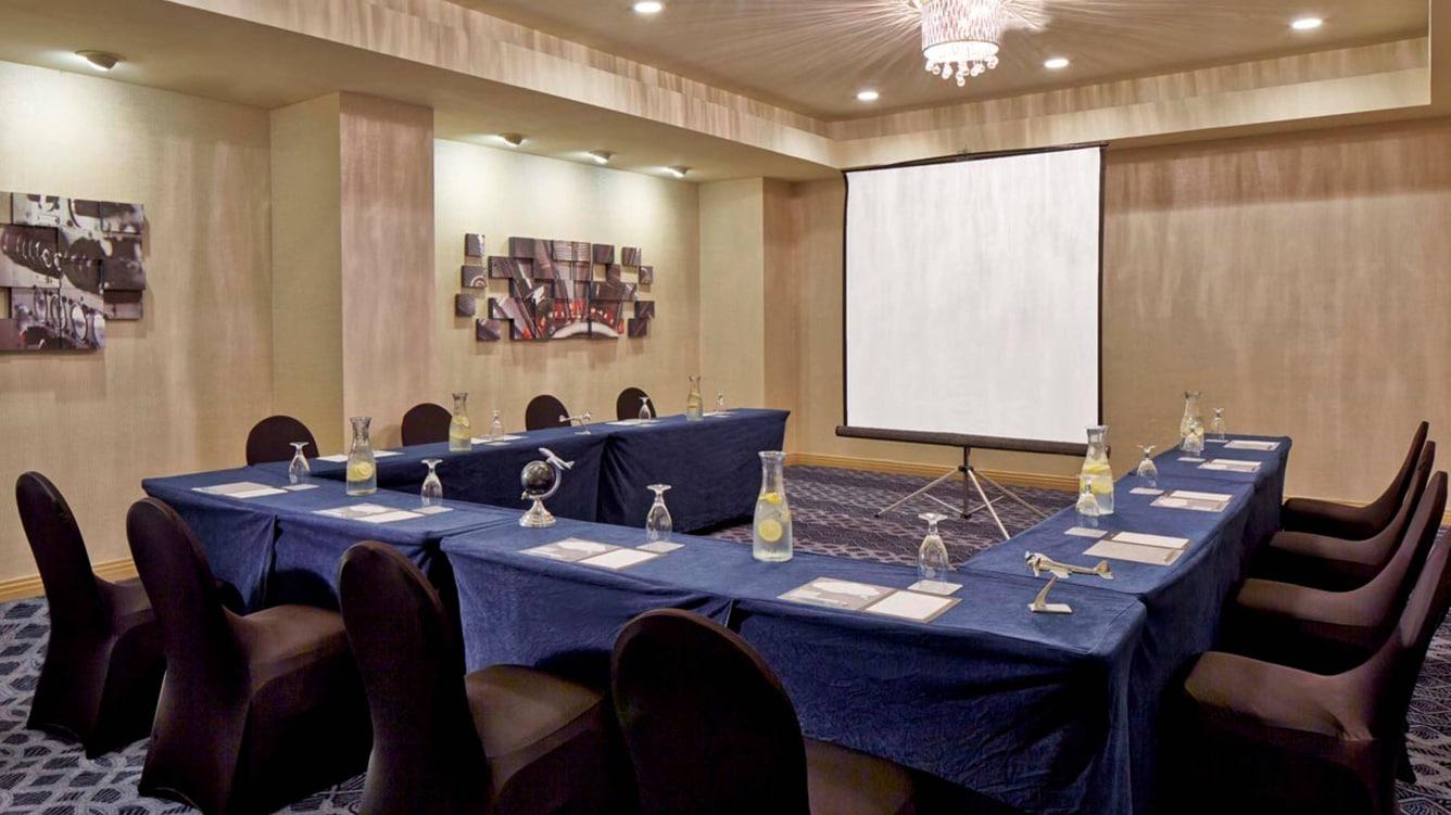 Delta Philadelphia Airport Hotel 4*
