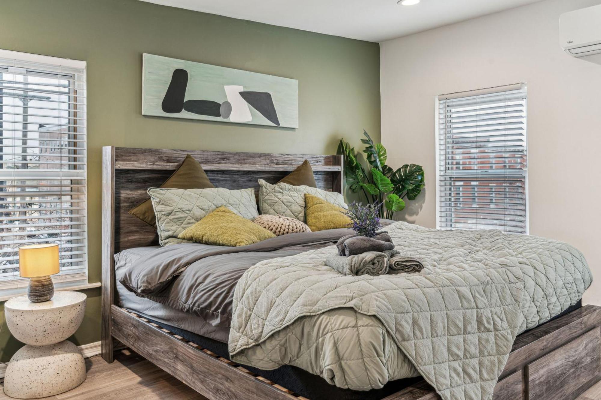 Luxurious Couples King Bed, Romantic, Central, Wifi Apartment Philadelphia