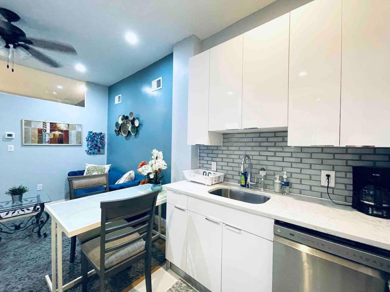 Downtown Hall Near Rittenhouse Square 1 Bd Apartment *