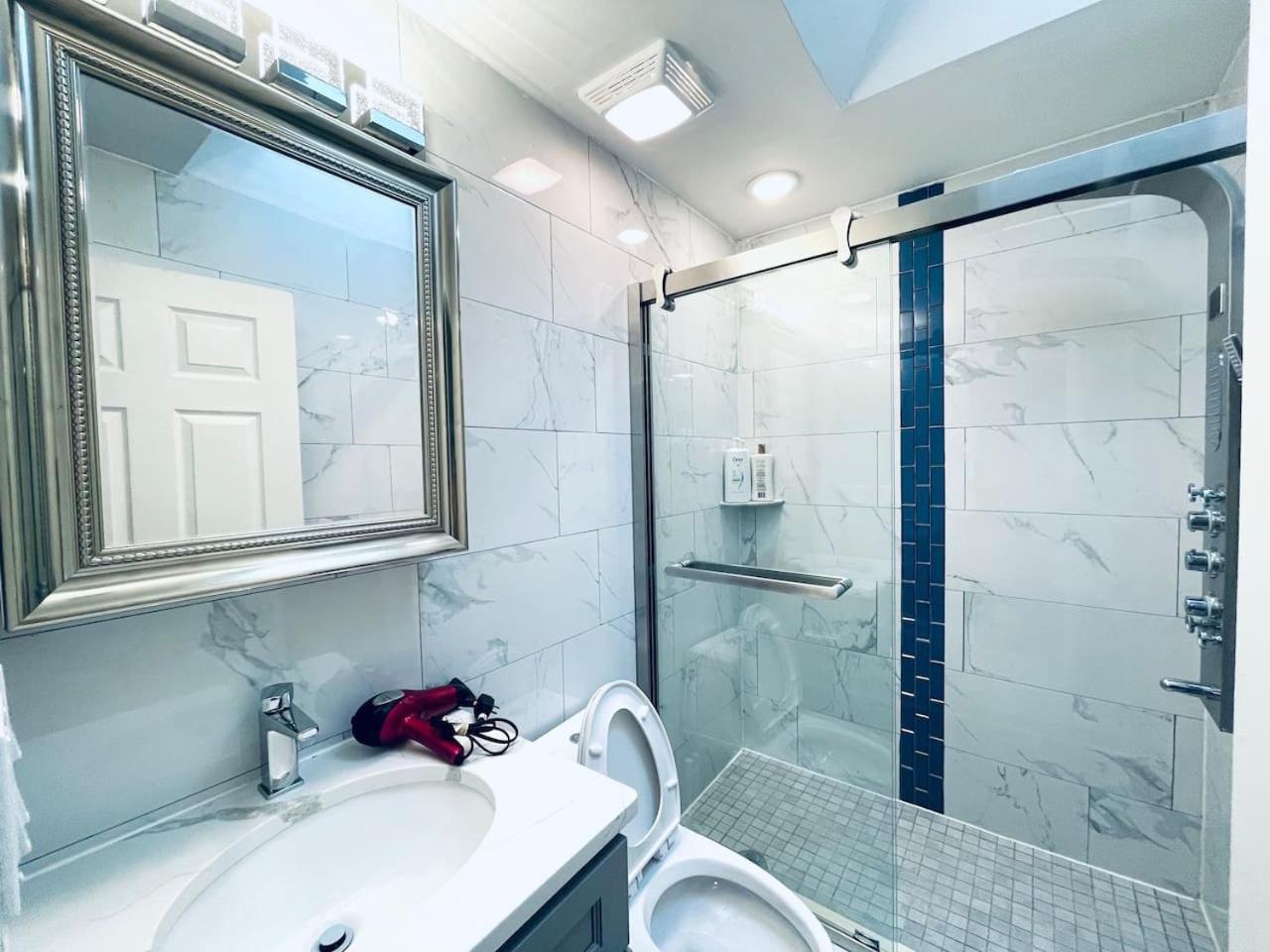 Cozy Beautiful 2bd In Center *