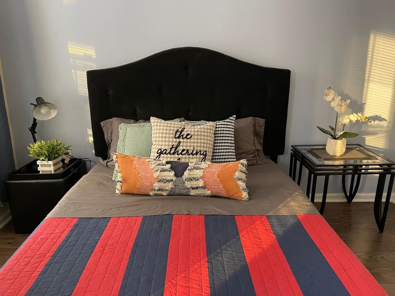 Cozy Beautiful 2bd In Center Philadelphia