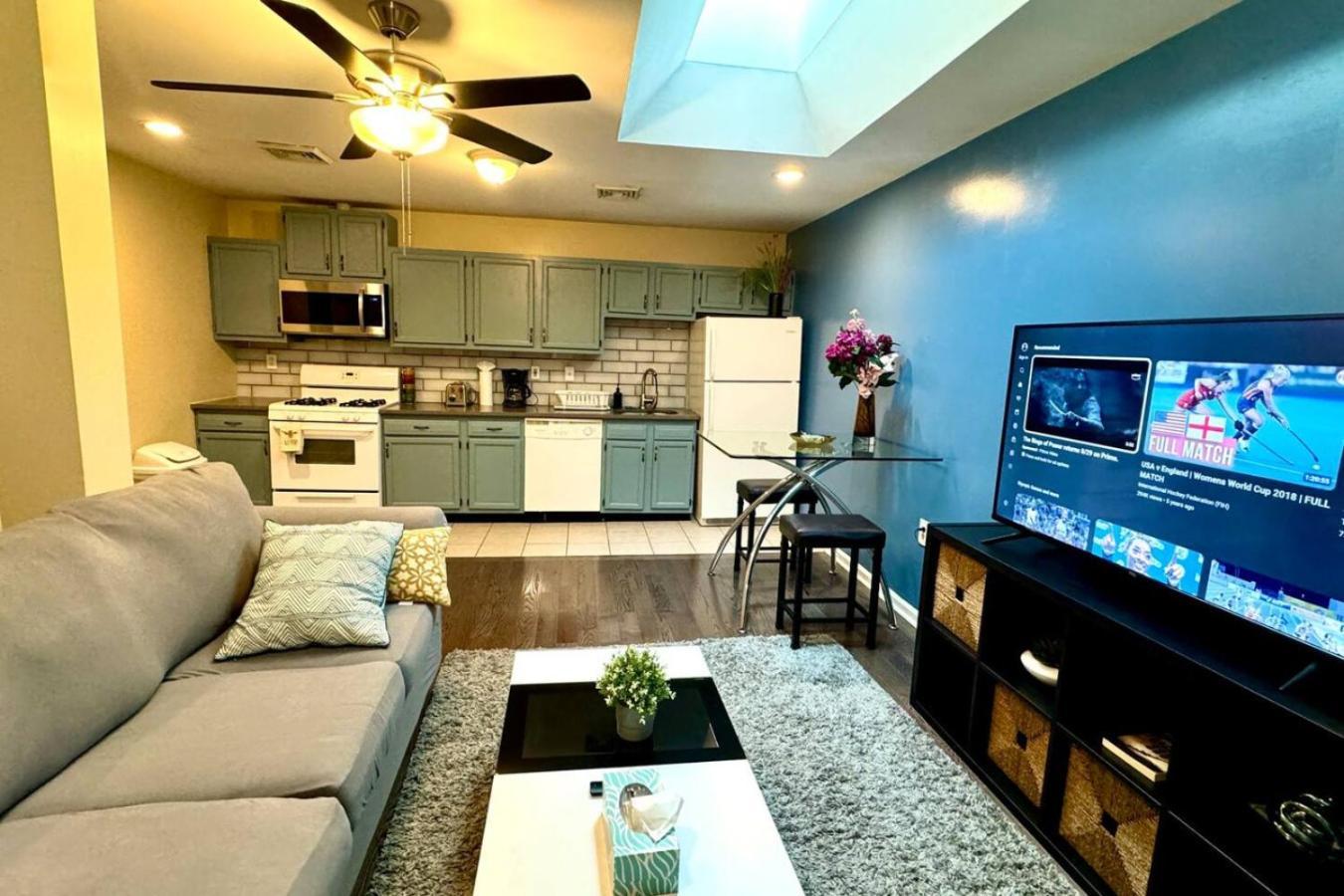 Cozy 1bd - Magic Garden In Center Philadelphia