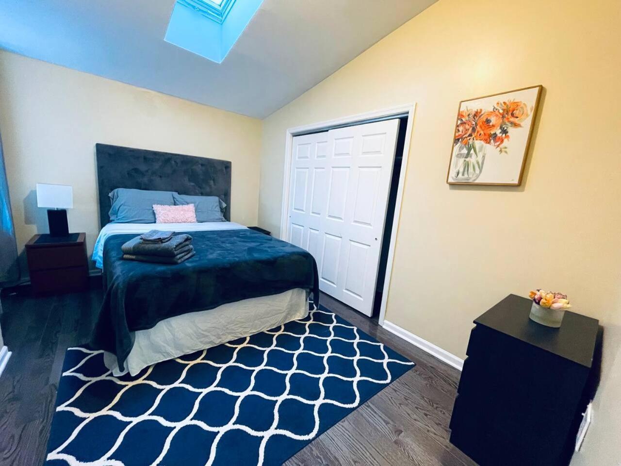 Cozy 1bd - Magic Garden In Center Apartment *