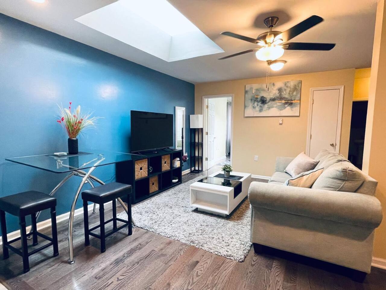 Cozy 1bd - Magic Garden In Center Apartment *