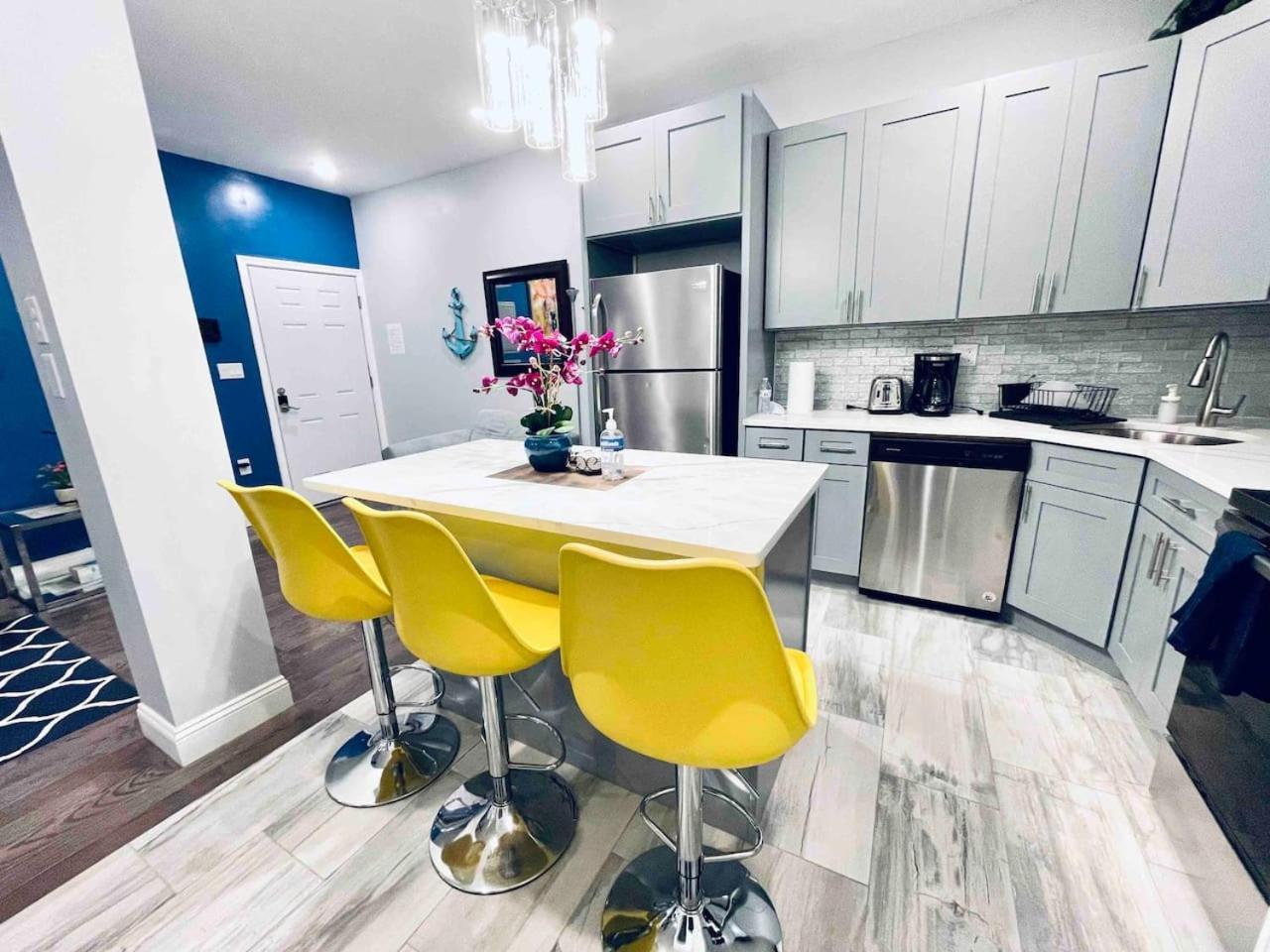 Lovely Beautiful 2br In Center Apartment *