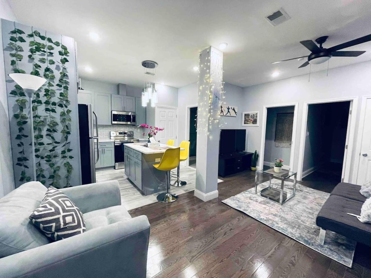 Lovely Beautiful 2br In Center *