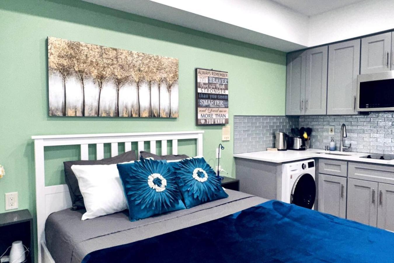 New - Close By Rittenhouse Square Apartment