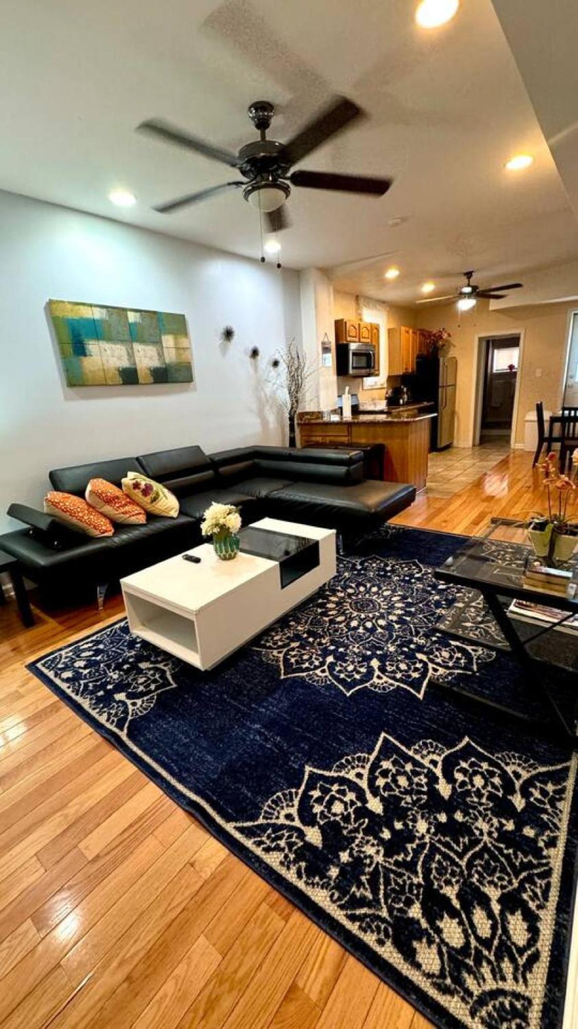 Modern Cozy Huge Balcony In Heart Of Passyunk Apartment Philadelphia