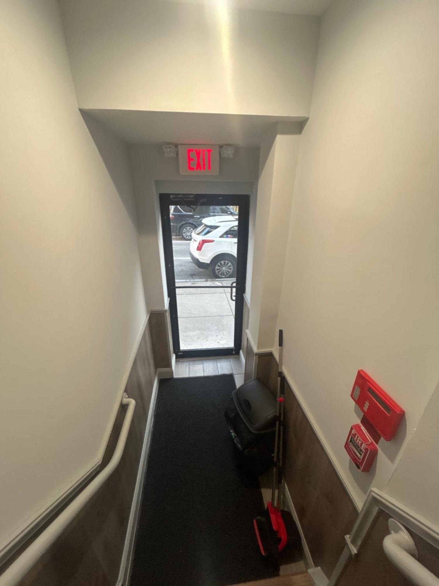 Cozy 2-3 Bedroom In Center City!