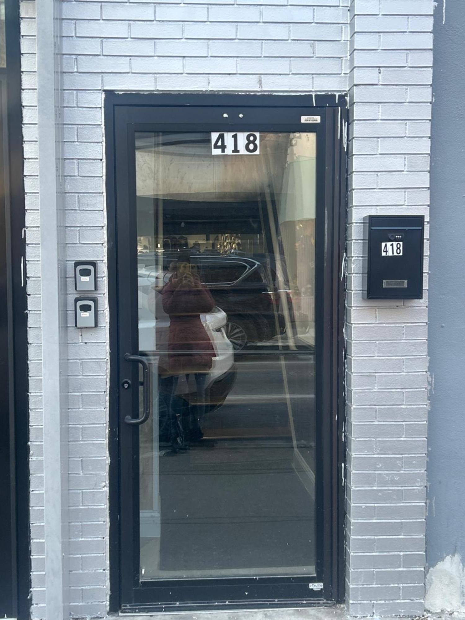 Apartment Cozy 2-3 Bedroom In Center City!