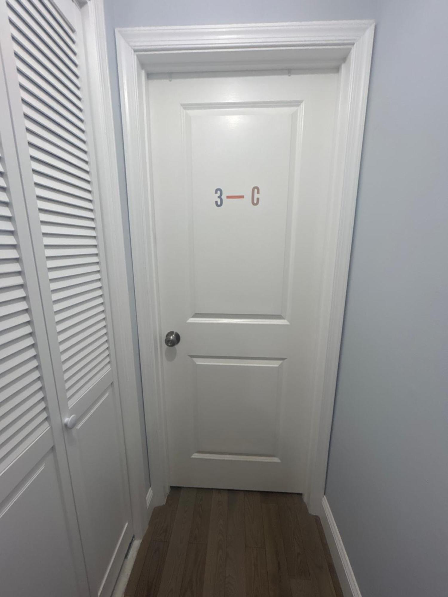 Cozy 2-3 Bedroom In Center City!