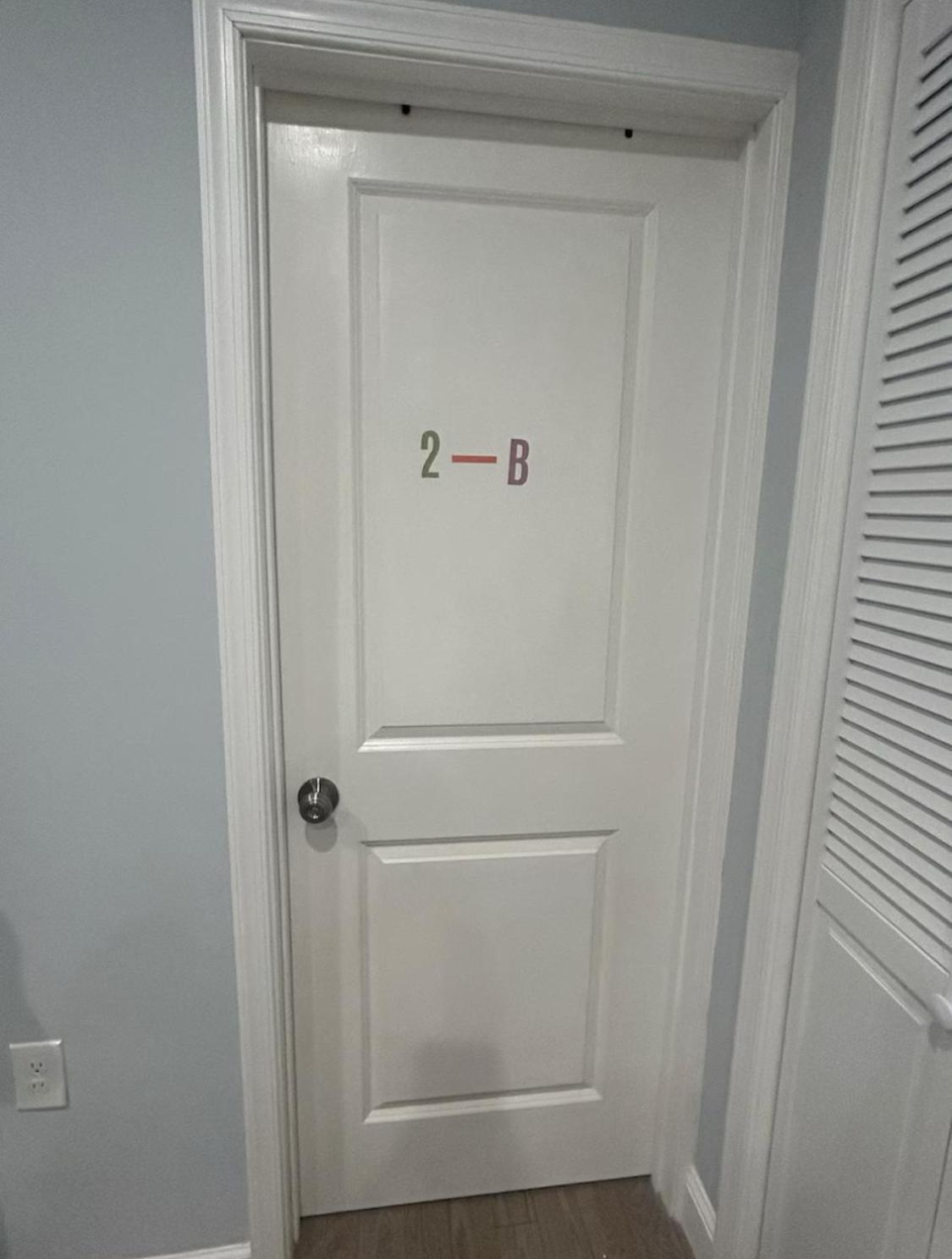 Apartment Cozy 2-3 Bedroom In Center City!